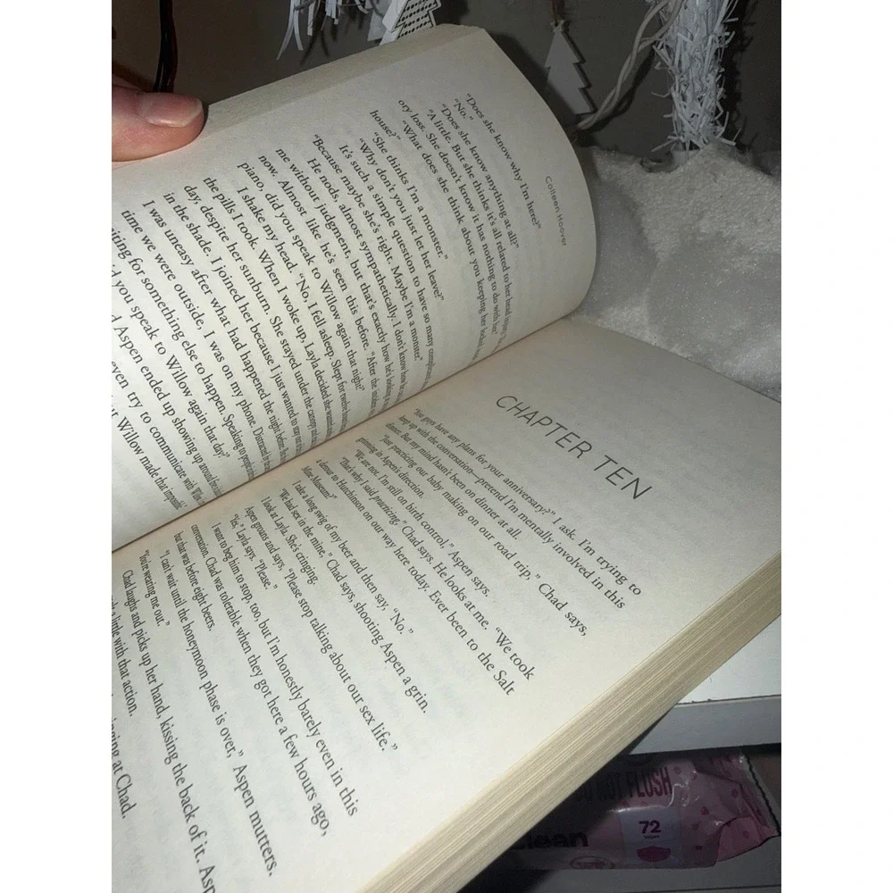 Layla‎ by Colleen Hoover New York Times Bestselling Novel Paperback